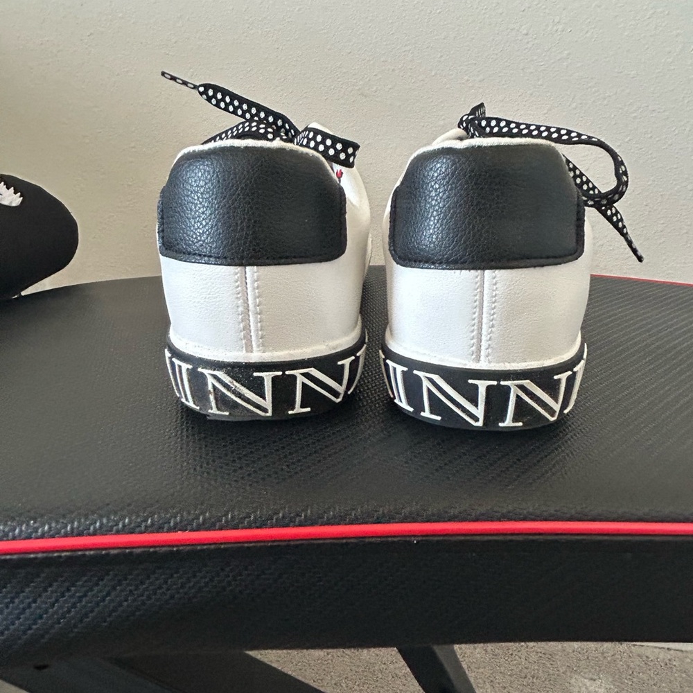 Disney Minnie Mouse Sneakers with Black Laces - Picture 3 of 5